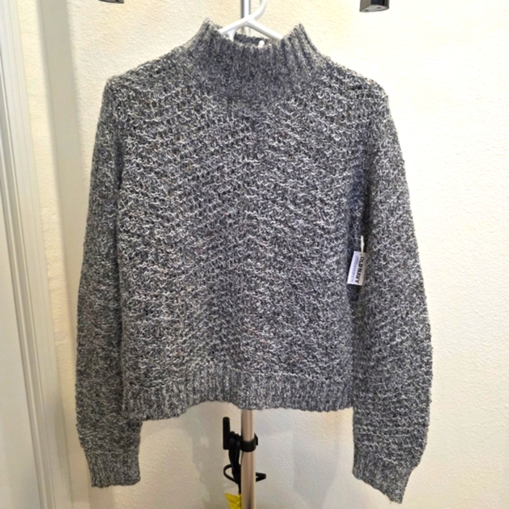 Old Navy Gray Knit Sweater